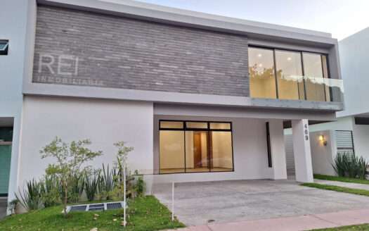 CASA EN LA RIOJA TLAJOMULCO