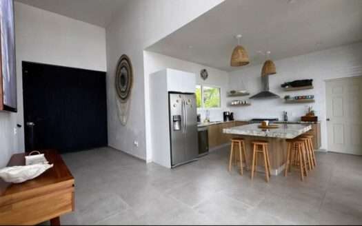 CASA EN VENTA A PIE DEL LAGO DE CHAPALA TUXCUECA JALISCO