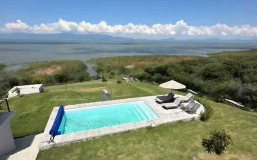 CASA EN VENTA A PIE DEL LAGO DE CHAPALA TUXCUECA JALISCO