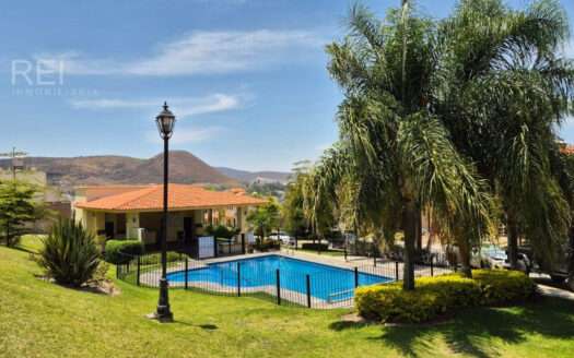 CASA EN VENTA ALTA CALIFORNIA TLAJOMULCO