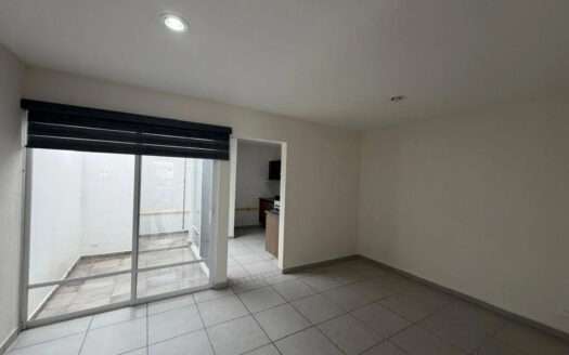 CASA EN RENTA PARQUES DE TESISTAN ZAPOPAN