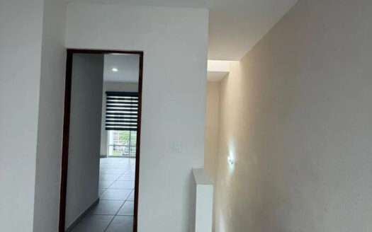 CASA EN RENTA PARQUES DE TESISTAN ZAPOPAN