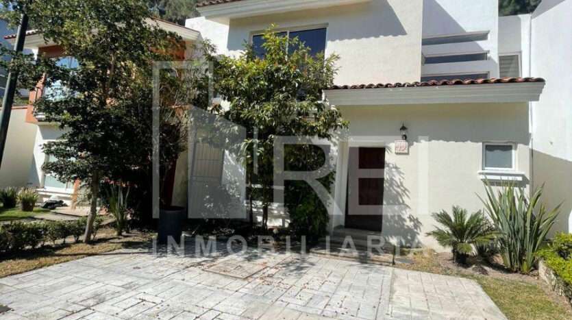 CASA EN VENTA COTO LOS MANZANOS SENDEROS LAS MORAS TLAJOMULCO