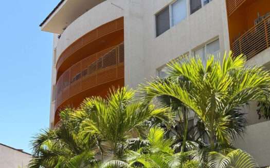 DEPARTAMENTO EN VENTA PLAZA LAS GLORIAS ZONA HOTELERA PUERTO VALLARTA