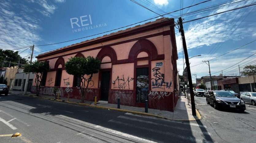 CASA PARA USO COMERCIAL EN RENTA SANTA TERESITA GUADALAJARA