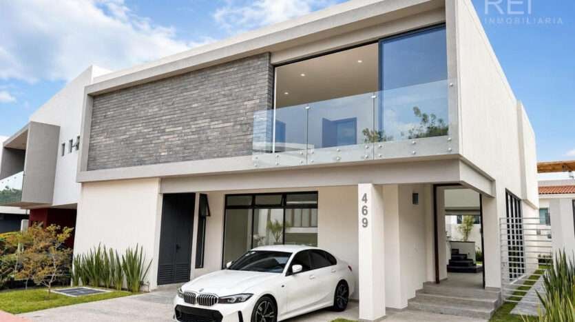 CASA EN VENTA LA RIOJA TLAJOMULCO