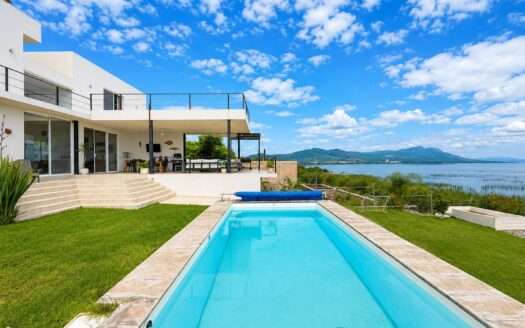 CASA EN VENTA A PIE DEL LAGO DE CHAPALA TUXCUECA JALISCO