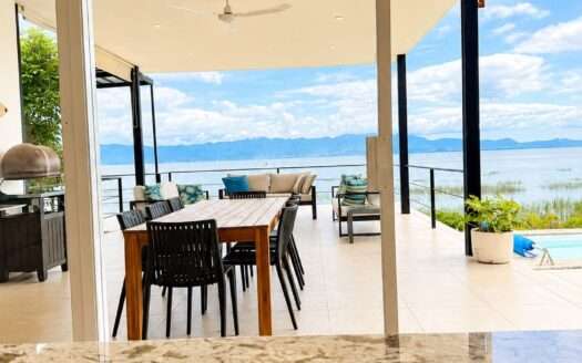 CASA EN VENTA A PIE DEL LAGO DE CHAPALA TUXCUECA JALISCO