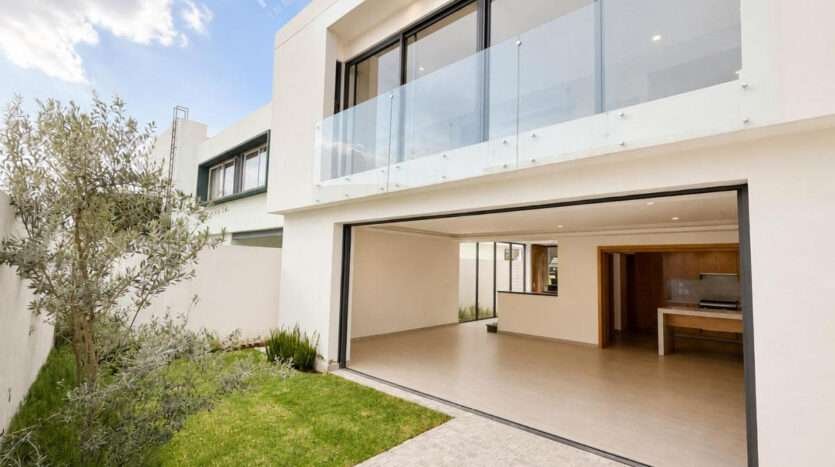 CASA EN VENTA LA RIOJA TLAJOMULCO
