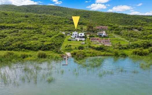 CASA EN VENTA A PIE DEL LAGO DE CHAPALA TUXCUECA JALISCO