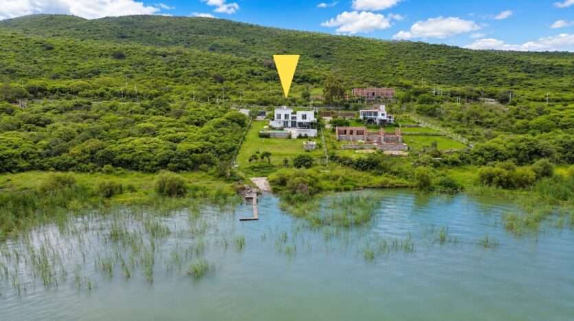 CASA EN VENTA A PIE DEL LAGO DE CHAPALA TUXCUECA JALISCO