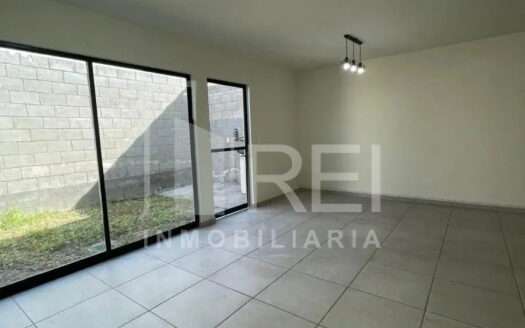 CASA EN RENTA VISTA SUR TLAJOMULCO
