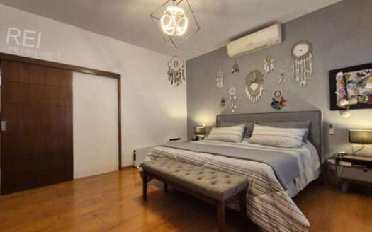 CASA EN VENTA BUGAMBILIAS PRIMERA SECCION ZAPOPAN