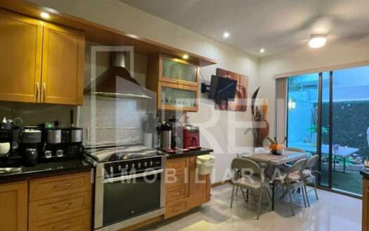 CASA EN VENTA BUGAMBILIAS ZAPOPAN