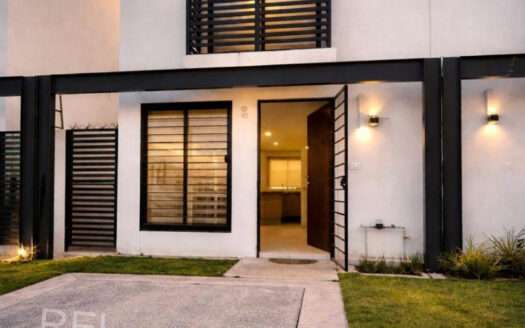 CASA EN RENTA ADAMAR TLAJOMULCO