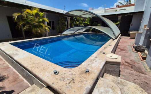 CASA EN VENTA BUGAMBILIAS PRIMERA SECCION ZAPOPAN