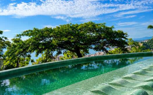 DEPARTAMENTO EN VENTA TORRE AVALON, CONCHAS CHINAS EN PUERTO VALLARTA