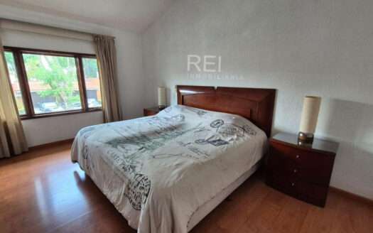CASA EN VENTA BUGAMBILIAS PRIMERA SECCION ZAPOPAN