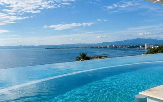 DEPARTAMENTO EN VENTA TORRE AVALON, CONCHAS CHINAS EN PUERTO VALLARTA