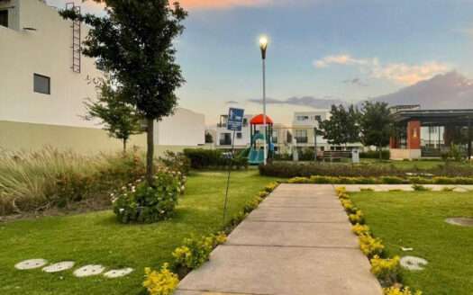 CASA EN RENTA ADAMAR TLAJOMULCO