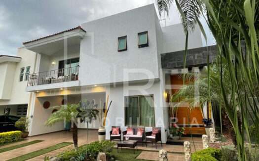 CASA EN VENTA BUGAMBILIAS ZAPOPAN