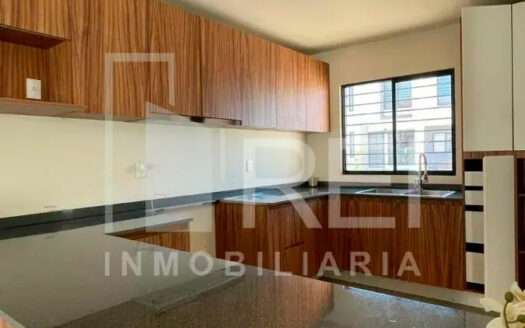 CASA EN RENTA VISTA SUR TLAJOMULCO
