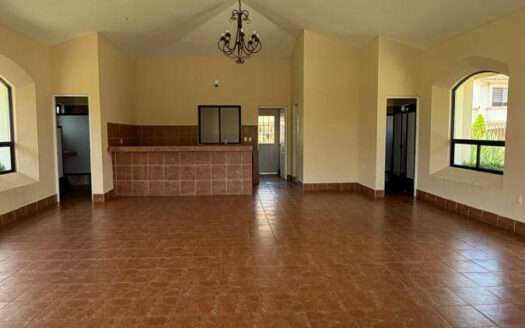 CASA EN RENTA VILLA CALIFORNIA TLAJOMULCO