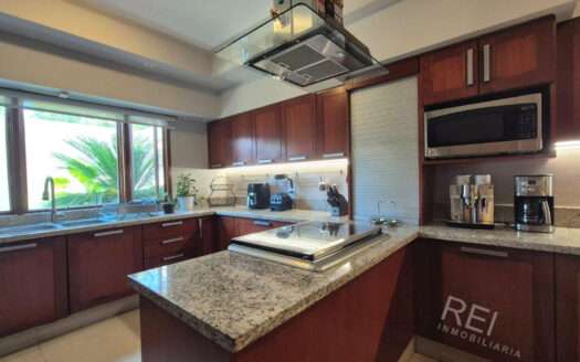 CASA EN VENTA BUGAMBILIAS PRIMERA SECCION ZAPOPAN
