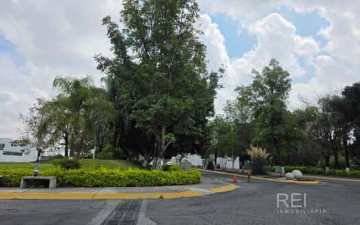 CASA EN RENTA ALTUS BOSQUES TLAJOMULCO