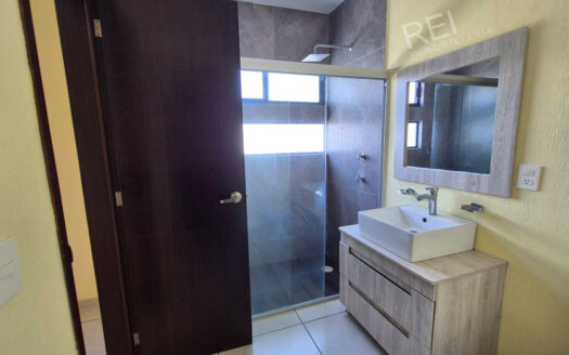 CASA EN RENTA COTO ARANDANOS ZONA VALDEPEÑAS ZAPOPAN