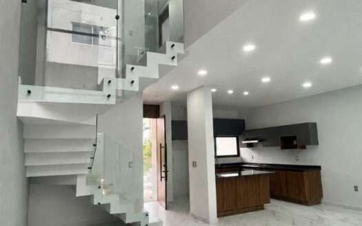 CASA EN VENTA SENDEROS DE MONTE VERDE TLAJOMULCO