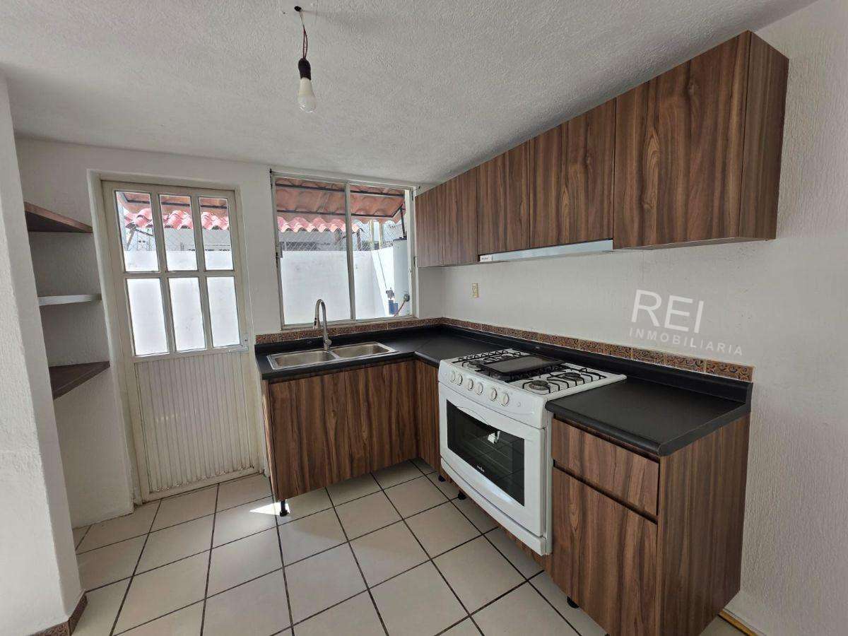 CASA EN RENTA ALTUS BOSQUES TLAJOMULCO
