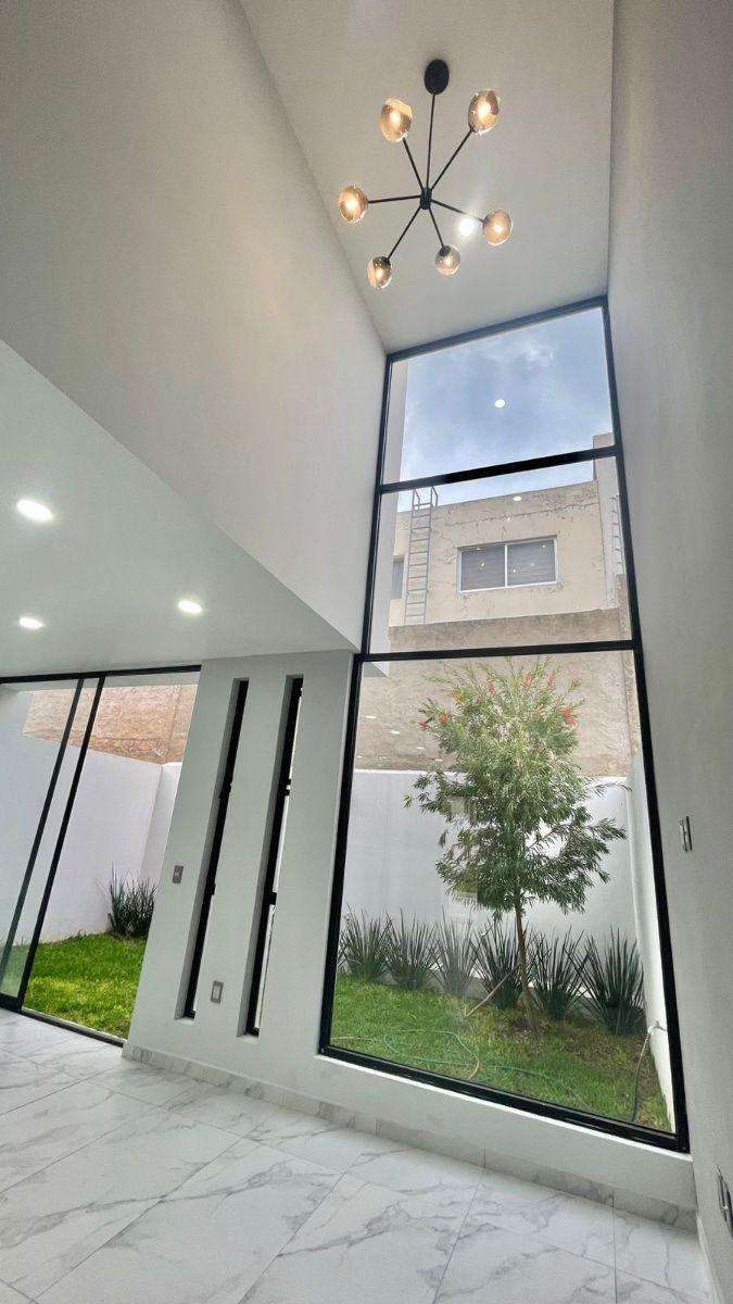 CASA EN VENTA SENDEROS DE MONTE VERDE TLAJOMULCO