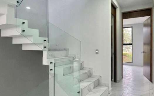 CASA EN VENTA SENDEROS DE MONTE VERDE TLAJOMULCO