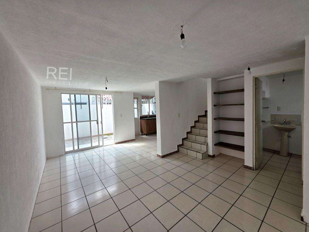 CASA EN RENTA ALTUS BOSQUES TLAJOMULCO