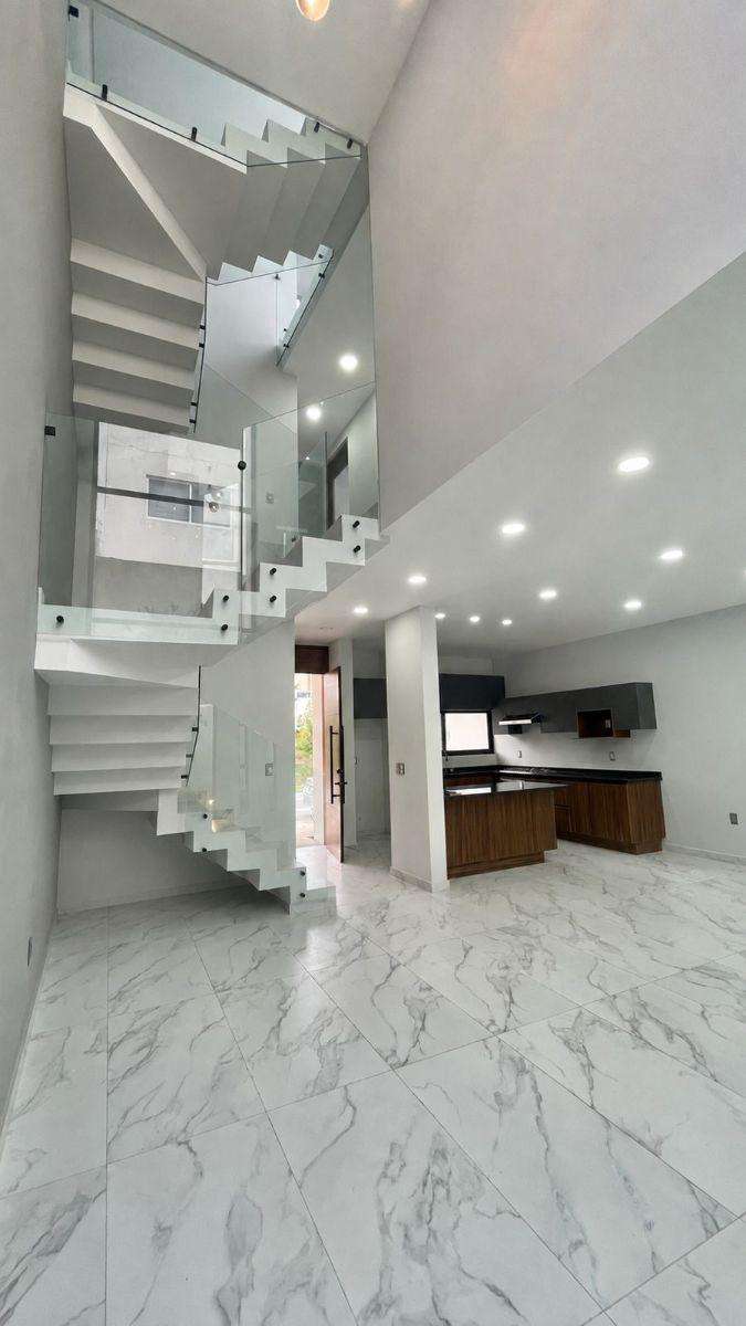 CASA EN VENTA SENDEROS DE MONTE VERDE TLAJOMULCO
