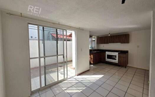 CASA EN RENTA ALTUS BOSQUES TLAJOMULCO