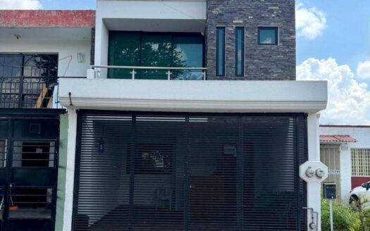 CASA EN VENTA PARQUES DE TESISTAN II ZAPOPAN