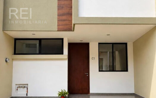 CASA EN RENTA COTO ALBERI SANTA ANITA TLAJOMULCO