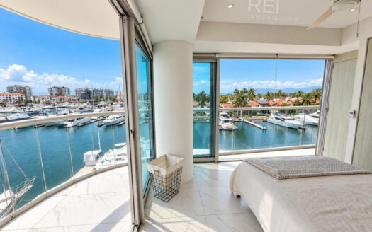 DEPARTAMENTO EN VENTA CONDOMINIO NAUTICO MARINA PUERTO VALLARTA
