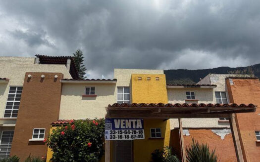 CASA EN VENTA CASA FUERTE TLAJOMULCO