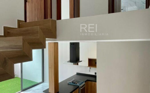 CASA EN VENTA AGUA BLANCA CERCA DE BUGAMBILIAS ZAPOPAN